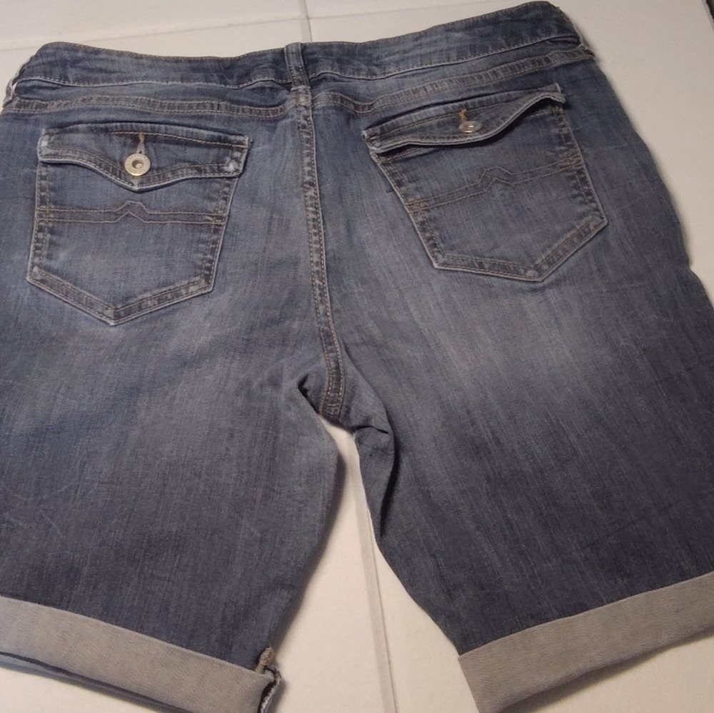 Women's Denim Shorts Size 11 #436 - Picture 2 of 2